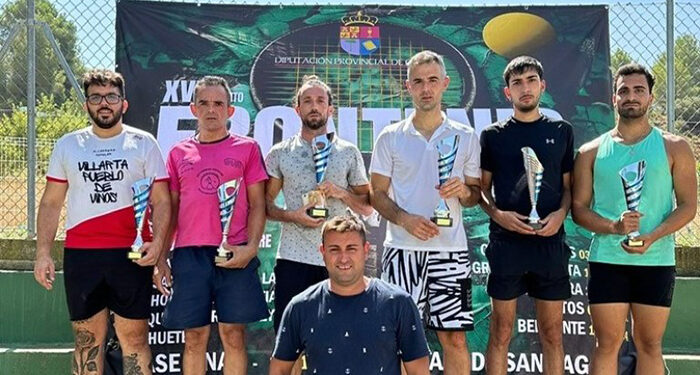 Enrique Plaza y Jacinto Bustamante se imponen en el frontón de Mira 1 Enrique Plaza y Jacinto Bustamante se imponen en el frontón de Mira