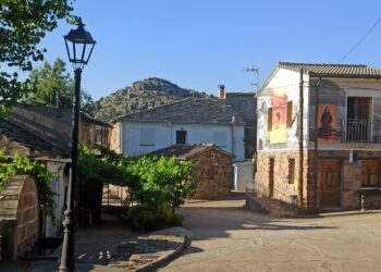 «La abuela de Naharros», de Zaida Escobar, subraya el esfuerzo de la mujer de la Sierra Norte