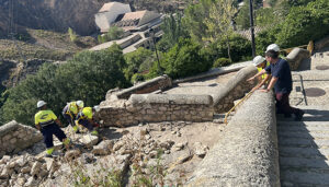 Iniciadas las obras de emergencia para restituir el muro dañado de uno de los Miradores de San Martín