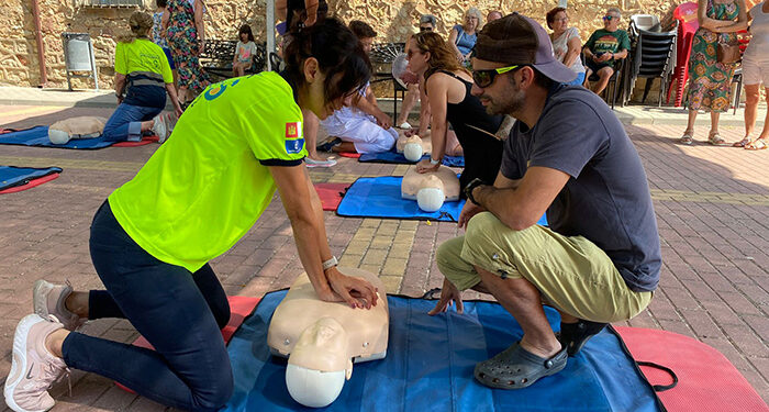 La Junta acerca a los vecinos de Torremocha del Pinar formación para saber actuar frente a una parada cardiaca 1 La Junta acerca a los vecinos de Torremocha del Pinar formación para saber actuar frente a una parada cardiaca