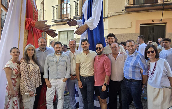 La Junta aprovecha la Procesión de la Recogida de la Cera de Brihuega para destacar la contribución del folclore y las tradiciones a la identidad de la región