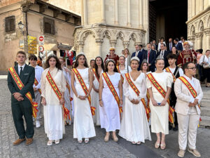 La misa en honor a San Julián en la Catedral, acto central del día con la participación de la Corporación municipal y la Representación Juvenil