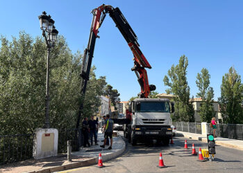 La renovación de la iluminación ornamental del Puente de San Antón implica el corte al tráfico en las noches del martes y el miércoles La renovación de la iluminación ornamental del Puente de San Antón implica el corte al tráfico en las noches del martes y el miércoles