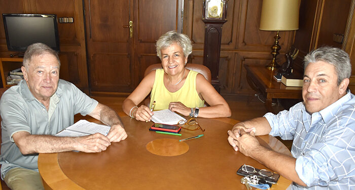 La subdelegada del Gobierno recibe al presidente nacional de Natura y Salud y al presidente provincial de la UDP de Cuenca 1 La subdelegada del Gobierno recibe al presidente nacional de Natura y Salud y al presidente provincial de la UDP de Cuenca