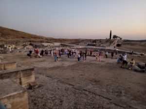 Las visitas nocturnas a Segóbriga concluyen con una asistencia de 160 personas y la admiración de los asistentes