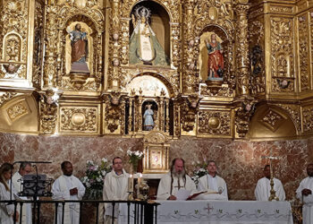 Los vecinos de la comarca de Jadraque homenajean a su párroco por sus 25 años de sacerdote