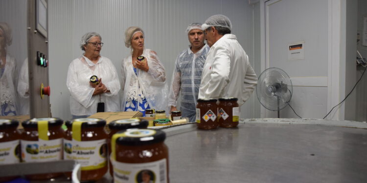 La Diputación de Cuenca respalda el trabajo desarrollado por la DO Miel de La Alcarria con una ayuda de 12.000 euros 1 Miel de la Alcarria 5