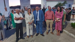 Milagros Tolón participa en la procesión en honor a la Virgen de la Soterránea, en Paredes