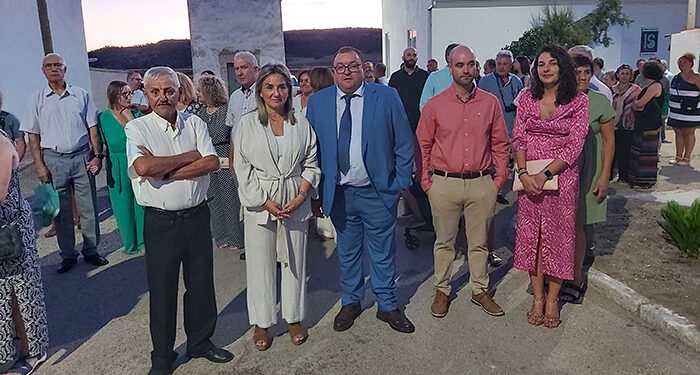 Milagros Tolón participa en la procesión en honor a la Virgen de la Soterránea, en Paredes