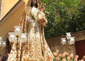 Pareja ya espera con ilusión sus fiestas patronales en honor a la Virgen de los Remedios