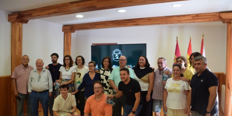 El Ayuntamiento de Tarancón presenta el vídeo promocional de los conciertos solidarios de las fiestas patronales 1 Presentacionvideopromocional con asociaciones