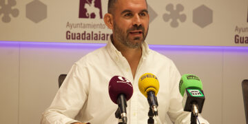 Santiago López: “Los conciertos de Ferias en la Fuente de la Niña costarán al Ayuntamiento 383.000 euros”