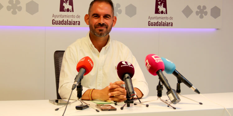 El Ayuntamiento de Guadalajara recibirá tres millones de euros para digitalizar y mejorar las infraestructuras municipales del ciclo del agua 1 Santiago Lopez Pomeda concejal de Infraestructuras 1