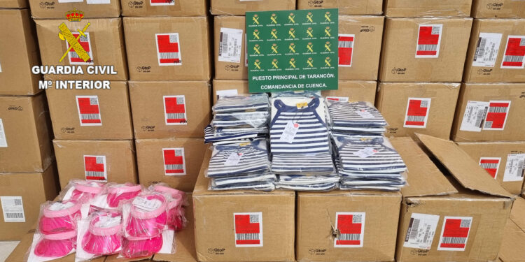 La Guardia Civil de Cuenca desarticula un grupo criminal que robaba mercancía de camiones estacionados en áreas de servicio 1 camiones