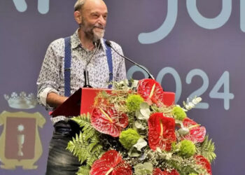 Humor y rurrealismo en el pregón de Javier Cansado para abrir las Fiestas de San Julián