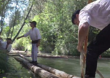 Documental. Maderada en el río Cuervo