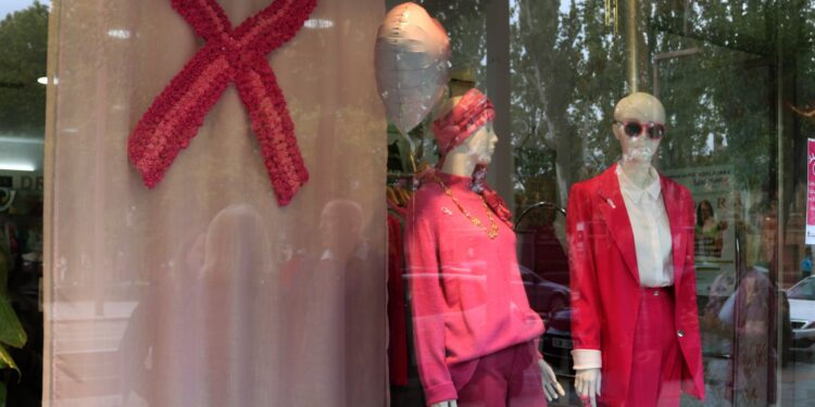 Abierto el plazo en Guadalajara para la inscripción en el concurso de Escaparates en Rosa 1 photo 5866042698128015145 w