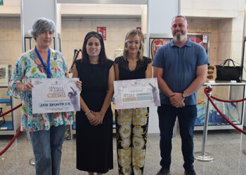 ‘Cómoda policromada con diversas técnicas de restauración’ se alza con el premio Obra Artesana en la XXXVII Feria de Artesanía 4 ‘Cómoda policromada con diversas técnicas de restauración’ se alza con el premio Obra Artesana en la XXXVII Feria de Artesanía