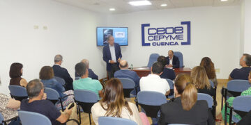Adolfo Ramírez presenta su nuevo libro a los empresarios conquenses