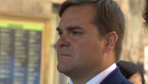 Agustín Segarra denuncia el alarmante y continuo deterioro de las zonas infantiles de Cuenca ante la inacción del Ayuntamiento