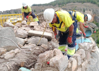 Avanzan a buen ritmo las obras de restitución del muro dañado de uno de los Miradores de San Martín Avanzan a buen ritmo las obras de restitución del muro dañado de uno de los Miradores de San Martín