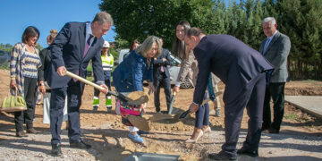 Colocada la primera piedra de cuatro viviendas y un Centro de Día para personas con discapacidad en Guadalajara