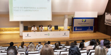 El Área Integrada de Guadalajara recibe a 52 estudiantes de Cuidados Auxiliares de Enfermería y dos de Técnico de Laboratorio que inician su formación práctica