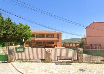 El Ayuntamiento de Atienza envía una queja al delegado de Educación de la Junta por el traslado de los alumnos del colegio durante el primer trimestre