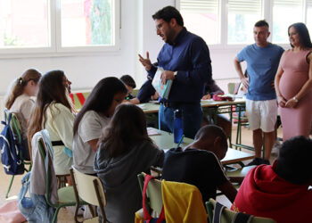 El Ayuntamiento de Azuqueca hace entrega de las agendas escolares y los cuadernos del curso 2024/2025 para el alumnado de Primaria