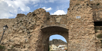 El Ayuntamiento de Cuenca inicia la licitación de la mejora de la accesibilidad en el Arco de Bezudo y de la instalación de señalética en el Casco