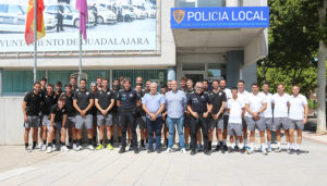 El Club Deportivo Guadalajara visita las instalaciones de la Jefatura de la Policía Local