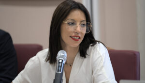 El PSOE defiende un modelo deportivo que cuide a los clubes, frente a Guarinos, “que les resta dinero para beneficiar a las federaciones”