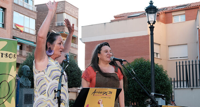 El micrófono abierto de ARRIVERSOS, remanso de poesía en el corazón de las Ferias de Guadalajara