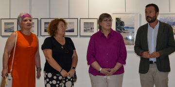 Escudero, en la inauguración de la exposición ‘Acuarelas’, reivindica que “apostar por la cultura contribuye a crear una sociedad mejor”