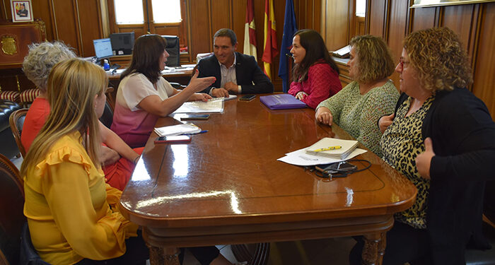 Fademur ha asesorado a 34 mujeres emprendedoras del medio rural en el último año gracias a la colaboración de la Diputación 1 Fademur ha asesorado a 34 mujeres emprendedoras del medio rural en el último año gracias a la colaboración de la Diputación