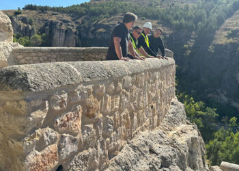 Finalizada la restitución del muro dañado de uno de los Miradores de San Martín