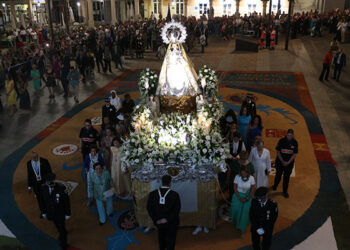 Guadalajara se vuelvca con su patrona, la Virgen de la Antigua, portada a hombros en la procesión por las calles del centro