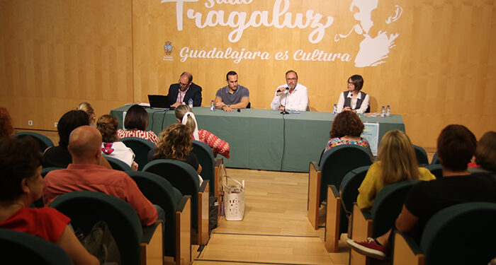 Guadalajara trata la necesidad de hablar para prevenir la conducta suicida abordada bajo la mirada de dos psicólogos expertos y una forense