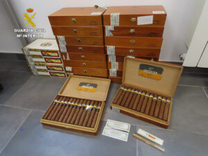 La Guardia Civil investiga a una persona en Motilla del Palancar por contrabando y falsificación de cigarros-puros