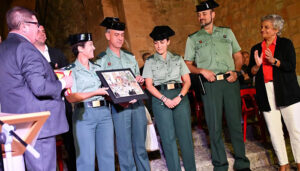 La Guardia Civil recibe un homenaje del Ayuntamiento de Arcas