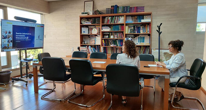La Junta informa a los centros educativos sobre las novedades de EducamosCLM que dan respuesta a las necesidades planteadas por los docentes