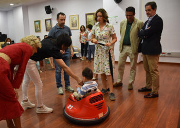 La Junta y la UCLM colaboran en un proyecto pionero para facilitar la movilidad de niños y niñas con discapacidad mediante vehículos motorizados adaptados 5 La Junta y la UCLM colaboran en un proyecto pionero para facilitar la movilidad de niños y niñas con discapacidad mediante vehículos motorizados adaptados