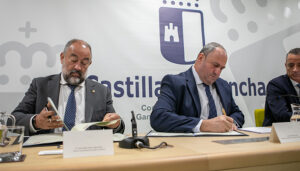 La Junta y la UCLM realizarán un estudio para conocer la situación y la participación socioeconómica de las mujeres rurales