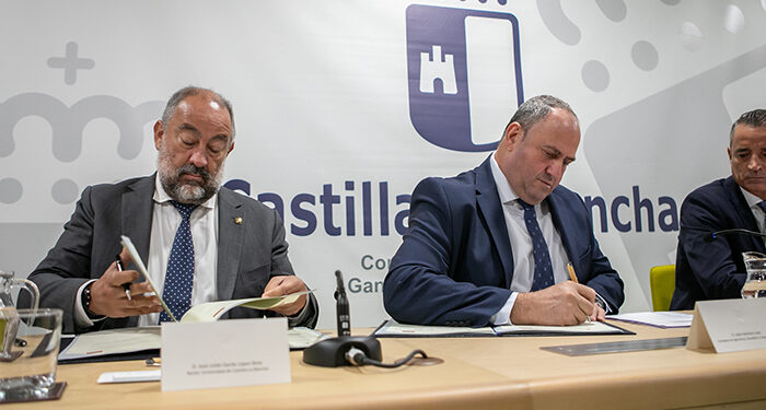 La Junta y la UCLM realizarán un estudio para conocer la situación y la participación socioeconómica de las mujeres rurales