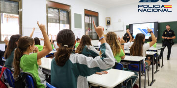 La Policía Nacional comienza el nuevo curso escolar con el objetivo de fortalecer la educación digital