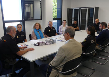 La Policía Nacional se reúne con representantes del sector de turismo en Cuenca
