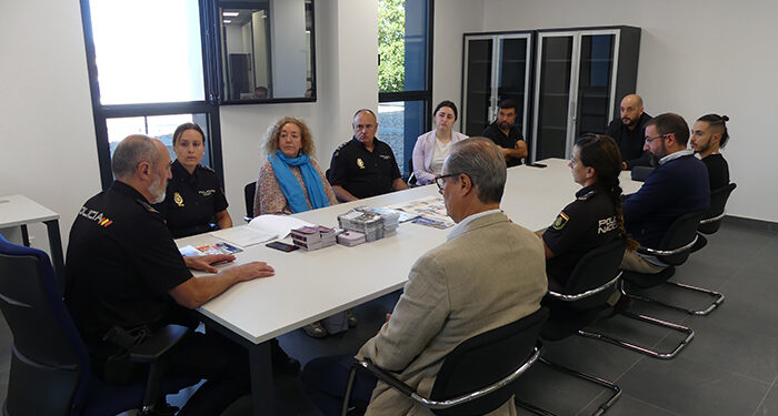La Policía Nacional se reúne con representantes del sector de turismo en Cuenca 1 La Policía Nacional se reúne con representantes del sector de Turismo en Cuenca
