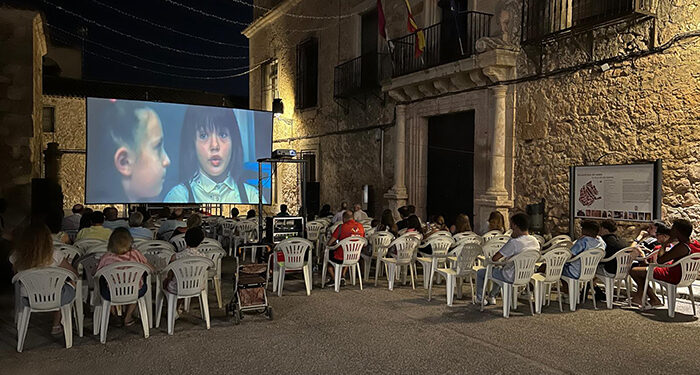 La primera convocatoria de cine en el ámbito rural de la Diputación de Cuenca lleva las proyecciones a 17 municipios 1 La primera convocatoria de cine en el ámbito rural de la Diputación de Cuenca lleva las proyecciones a 17 municipios