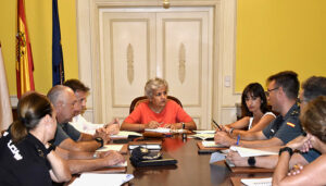 Mª Luz Fernández preside la reunión del Plan Director para los centros educativos