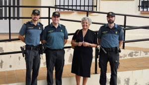 Mª Luz Fernández visita el cuartel de la Guardia Civil en Villarejo de Fuentes
